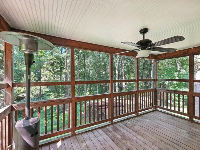 Building Photo - 11109 Ravine Dr