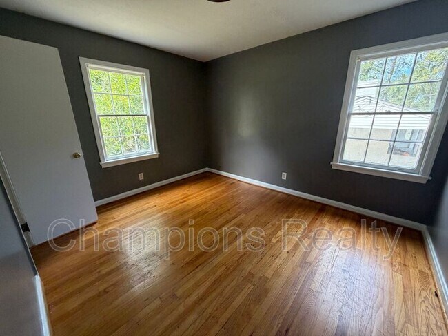 Building Photo - 127 Mc Cartha Dr