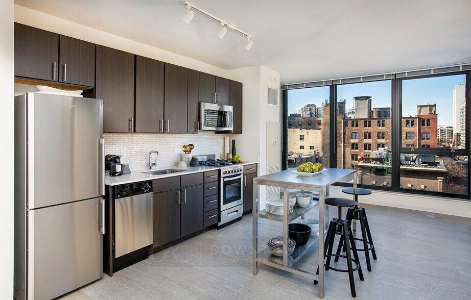 Primary Photo - 731 N Wells St