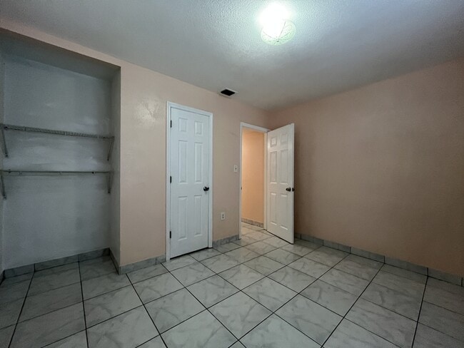 Building Photo - 2521 Kingsland Ave