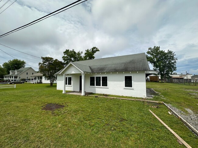 Building Photo - FULLY RENOVATED! 3 Bed/2 Bath in Wanchese