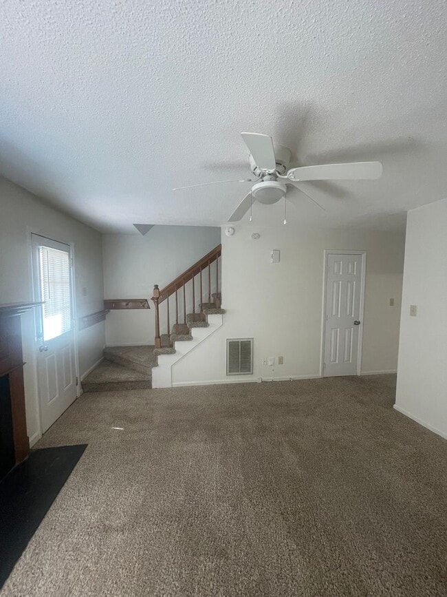 Building Photo - 4119 Kaplan Dr