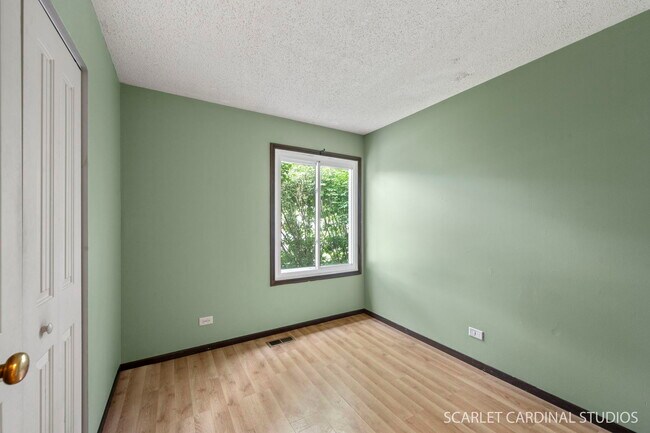 Building Photo - 2S211 Sanchez Dr