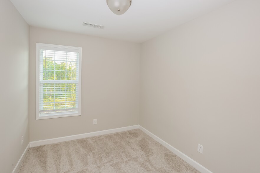 Building Photo - 132 Rowan St