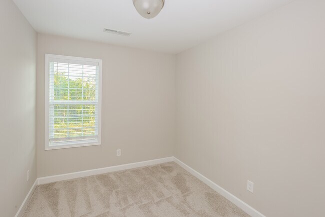 Building Photo - 116 Rowan St