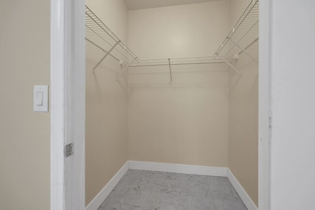 Building Photo - Henderson 2 Bedroom Condo