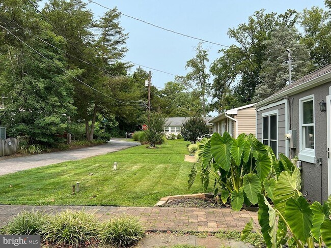 Building Photo - 504 Walnut Dr