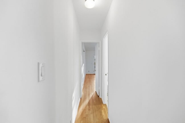 Building Photo - Beautiful 3 Bed + 2 Bath House + Front & Back Yard, Garage, Driveway