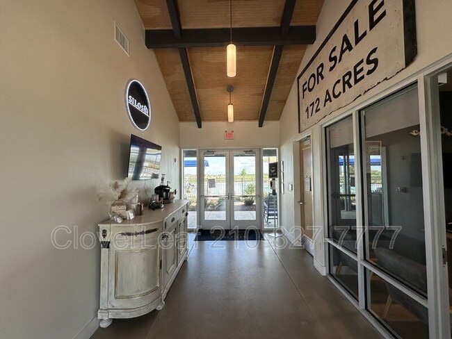 Building Photo - 14018 Piglet Trl