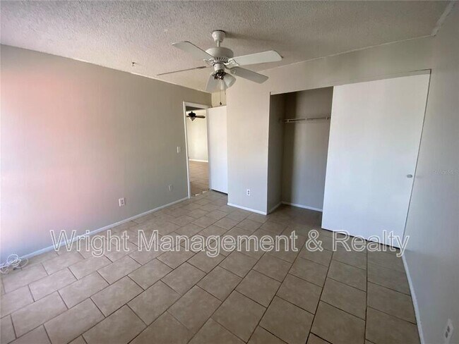 Building Photo - 9520 Drakemill Ct