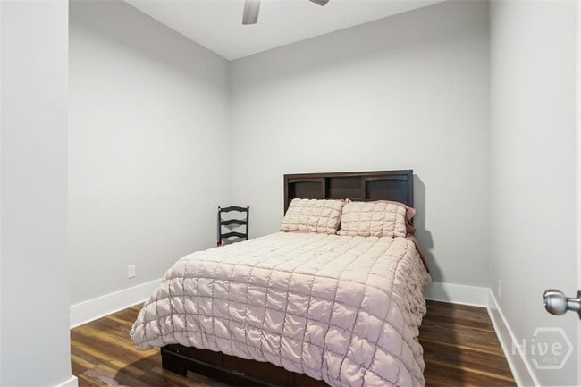 Building Photo - 537 E Congress St