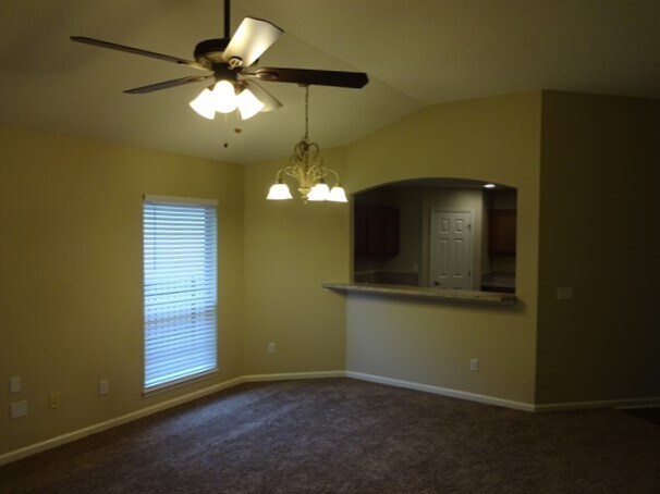 Building Photo - 2001 E Lymington Way