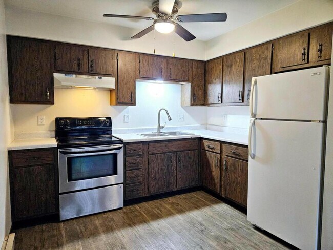 Primary Photo - 307 W Washington Ave