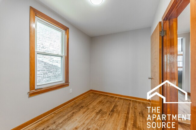 Building Photo - 2040 W Cullerton St