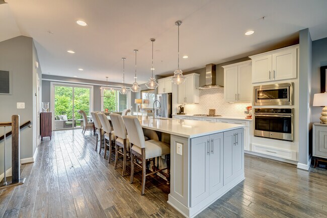 Building Photo - 1521 Ribbon Limestone Terrace SE