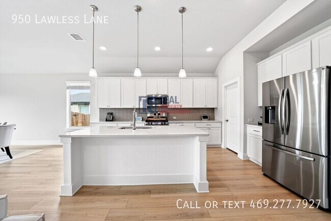 Building Photo - 950 Lawless Ln