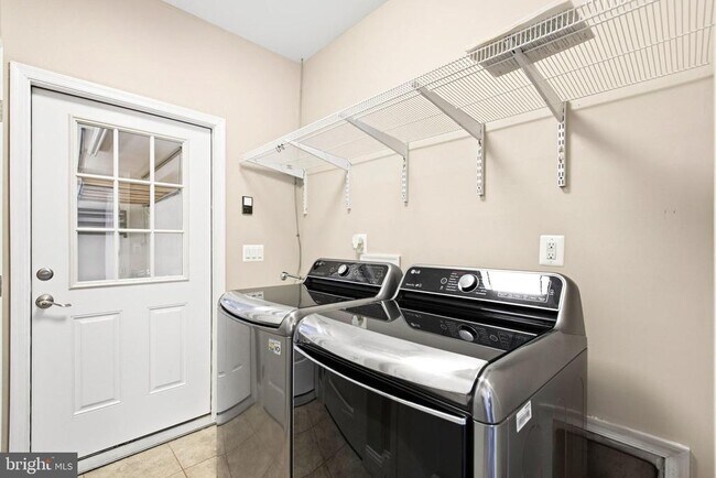 Building Photo - 24524 Ruff Ruff Ln