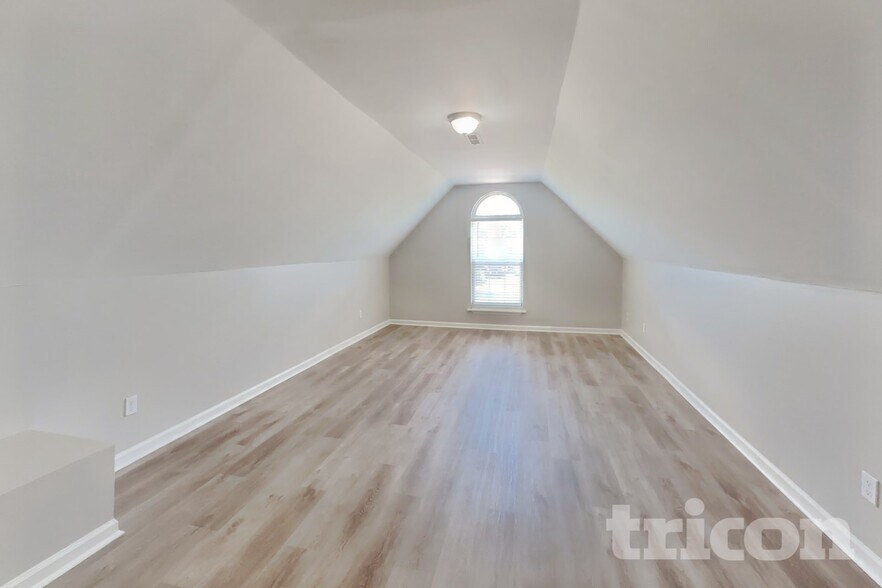 Building Photo - 800 Chaney Woods Dr