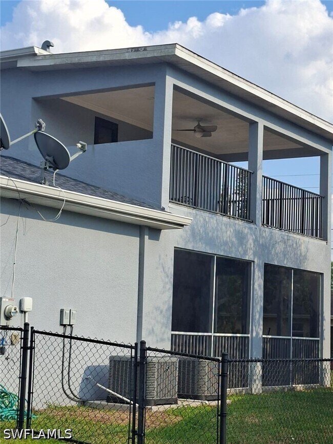 Building Photo - 2360 Burton Ave