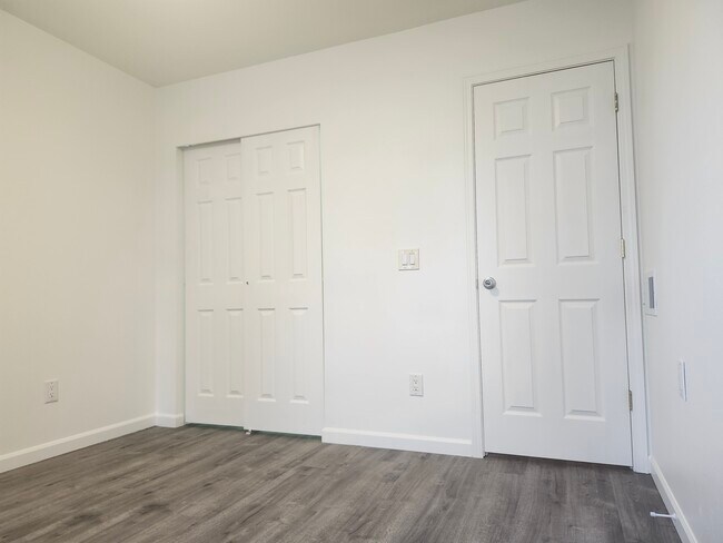 Building Photo - 3005-3005 Preble St