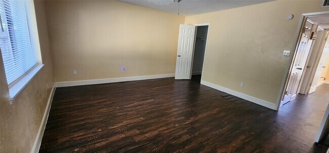 Building Photo - 510 Stonewall Dr