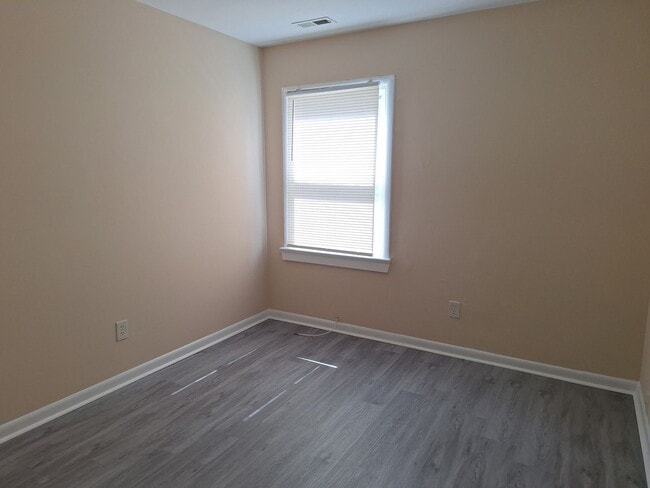 Building Photo - Single Family Home