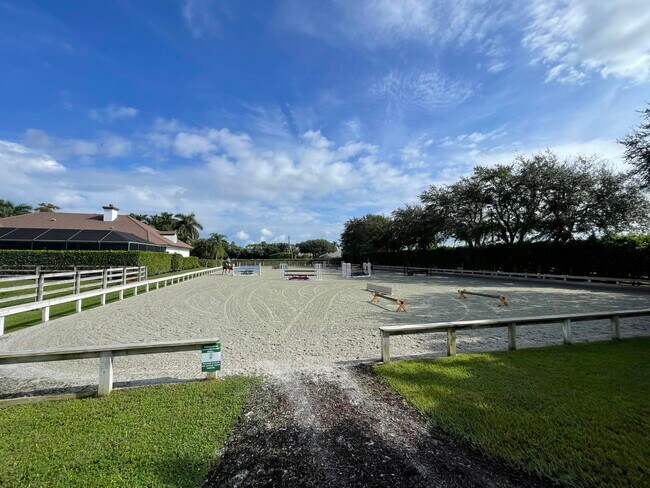 Building Photo - 14372 Equestrian Way