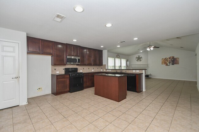 Building Photo - 18302 Mable Pond Ln