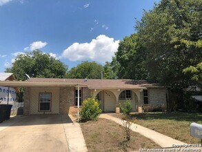 Building Photo - Inside loop 410/ Single story