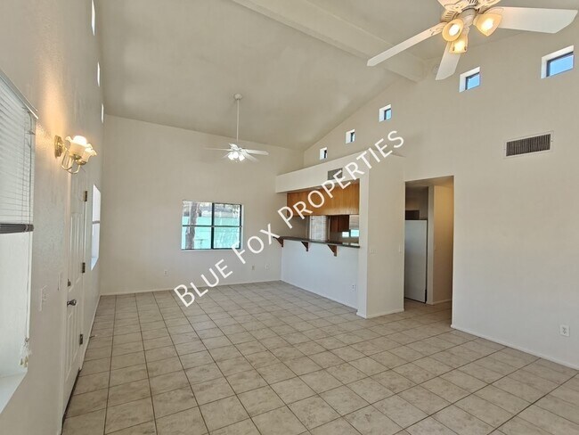 Building Photo - 3318 E Bellevue St