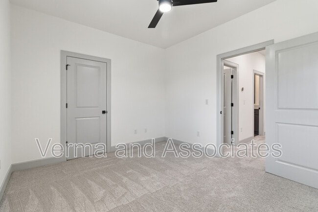 Building Photo - 1041 Whistler St