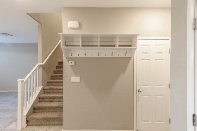 Building Photo - Beautiful Mountains Edge 3 Bedroom Townhome