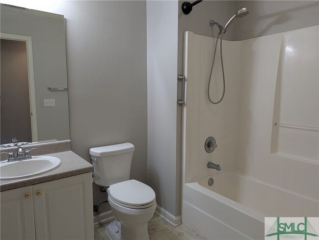 Building Photo - 22 Hidden Creek Dr