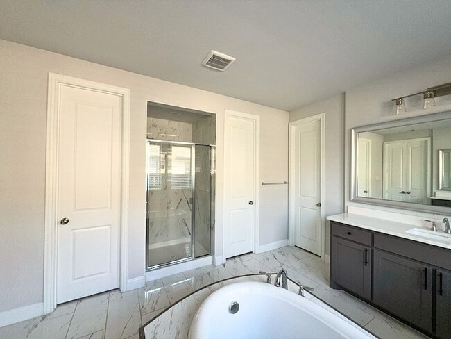 Building Photo - 501 Upper Falls Ln