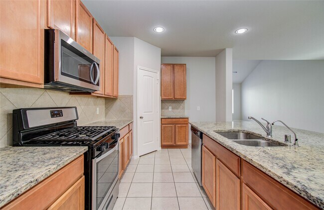 Building Photo - 24938 Pavarotti Pl