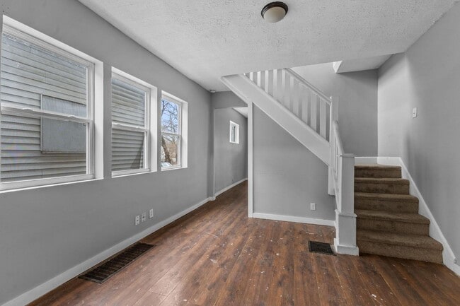 Building Photo - 1737 Terrace Ave