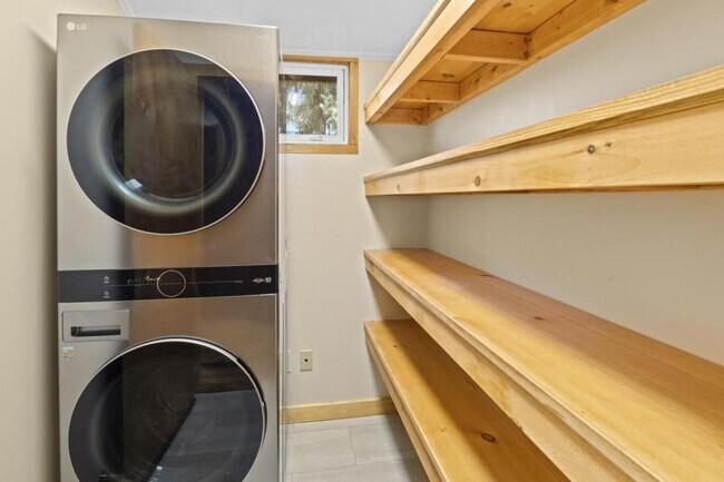 Building Photo - 118 Agape Wy