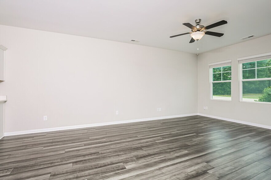 Building Photo - 622 Wendell Falls Pkwy