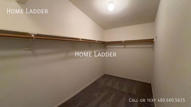 Building Photo - 440 N Leoma Ln