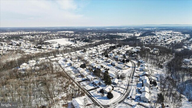 Building Photo - 110 Elaine Dr