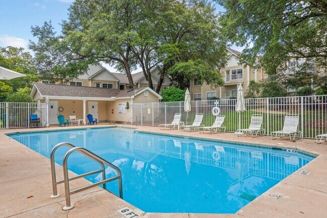 Building Photo - 1501 Partin Dr N