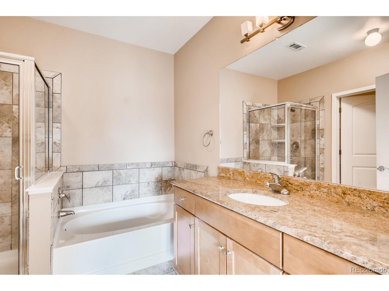 Building Photo - 10176 Park Meadows Dr
