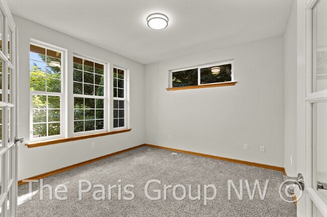 Building Photo - Beautiful Central Bothell Home. Great Floor Plan! Open Lvg Spaces, Office, Bonus Room  + XL Bedro...