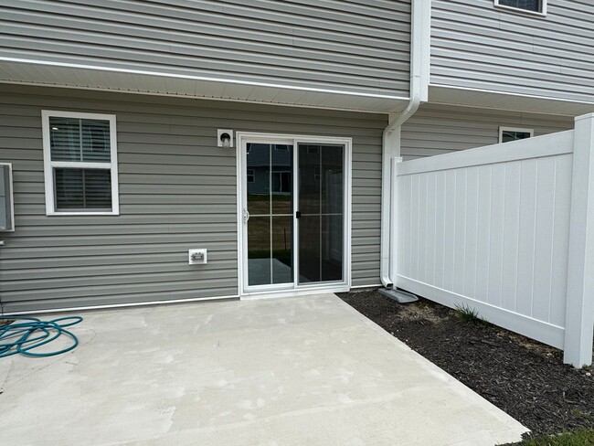 Building Photo - 3 Bed | 2.5 Bath New Construction Townhous...