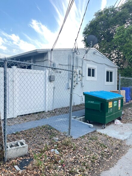 Building Photo - 2319 Farragut St