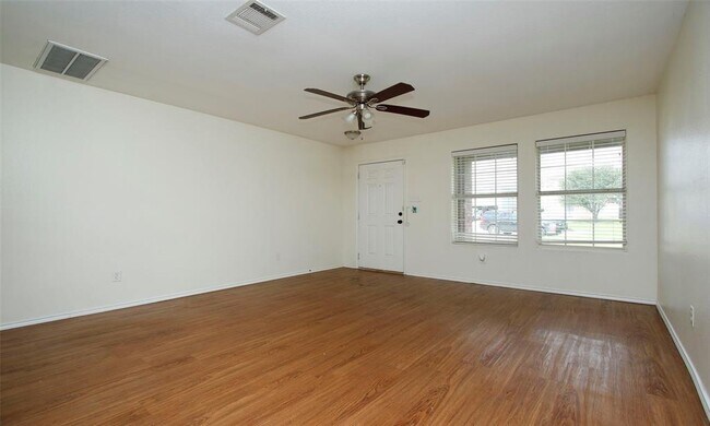 Building Photo - 16755 N Thrasher Dr