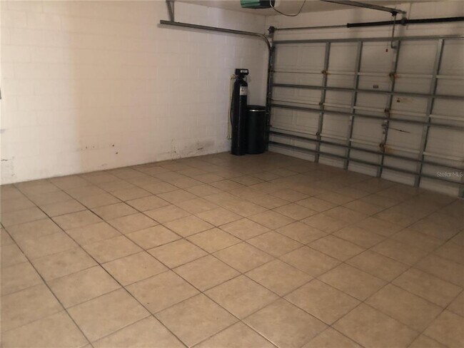 Building Photo - 663 Heraldo Ct