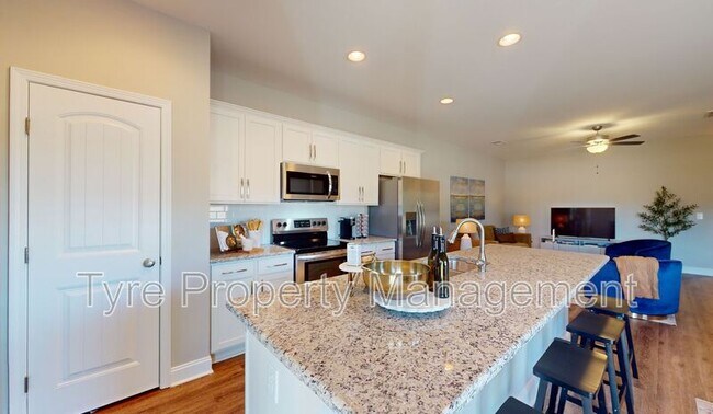 Building Photo - 2629-A Virginia Mae Ln