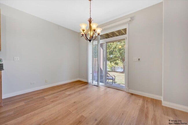 Building Photo - 1848 Crenshaw Cir