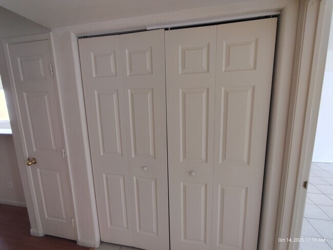 Building Photo - 6552 Wilma Ave